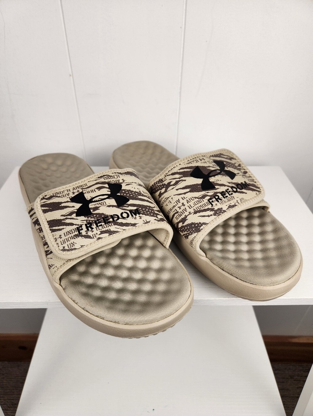 Under Armour Freedom Ignite Pro Slides Mens 9 Tan Desert Sand Camo Sandals Beach